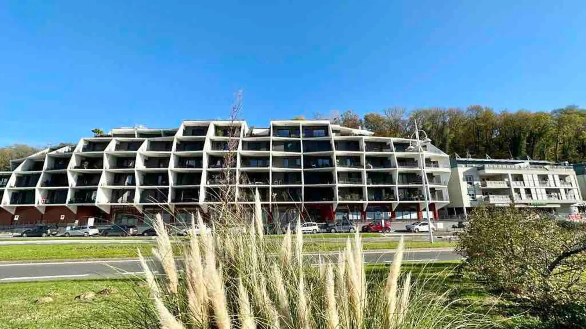 Le Dolce Lake Beach Parking إيكس ليه با فرنسا